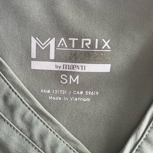 Maevn by matrix scrub set - Picture 6 of 14